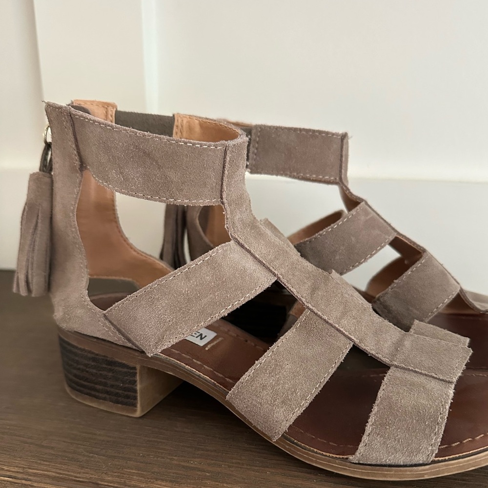 Steve Madden Taupe Suede Gladiator Sandals